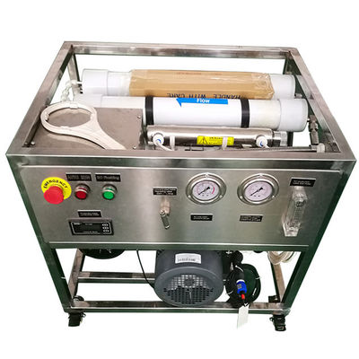 Small Seawater RO Plant 99.7٪ راندمان رد آنتی باکتریال 220 ولت
